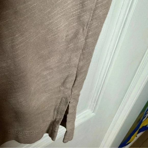 Black  Bow T-Shirt V-Neck Greyish Brown Size Large - Picture 13 of 16